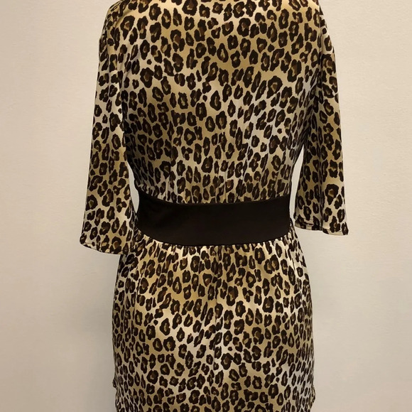 Michael Kors Leopard Patten V Neck Short Sleeve Shirt - Picture 4 of 5